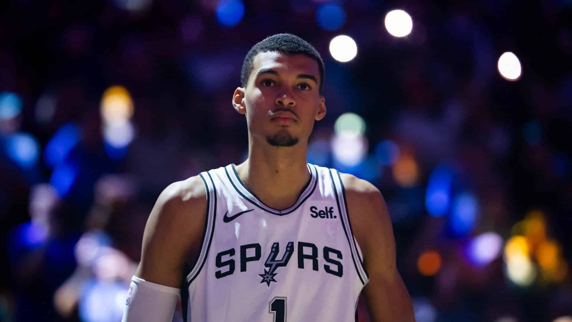 Nováček NBA Wembanyama zazářil: 38 bodů a výhra San Antonia nad Phoenixem